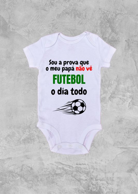 Sou a prova que o meu papá não vê futebol o dia todo